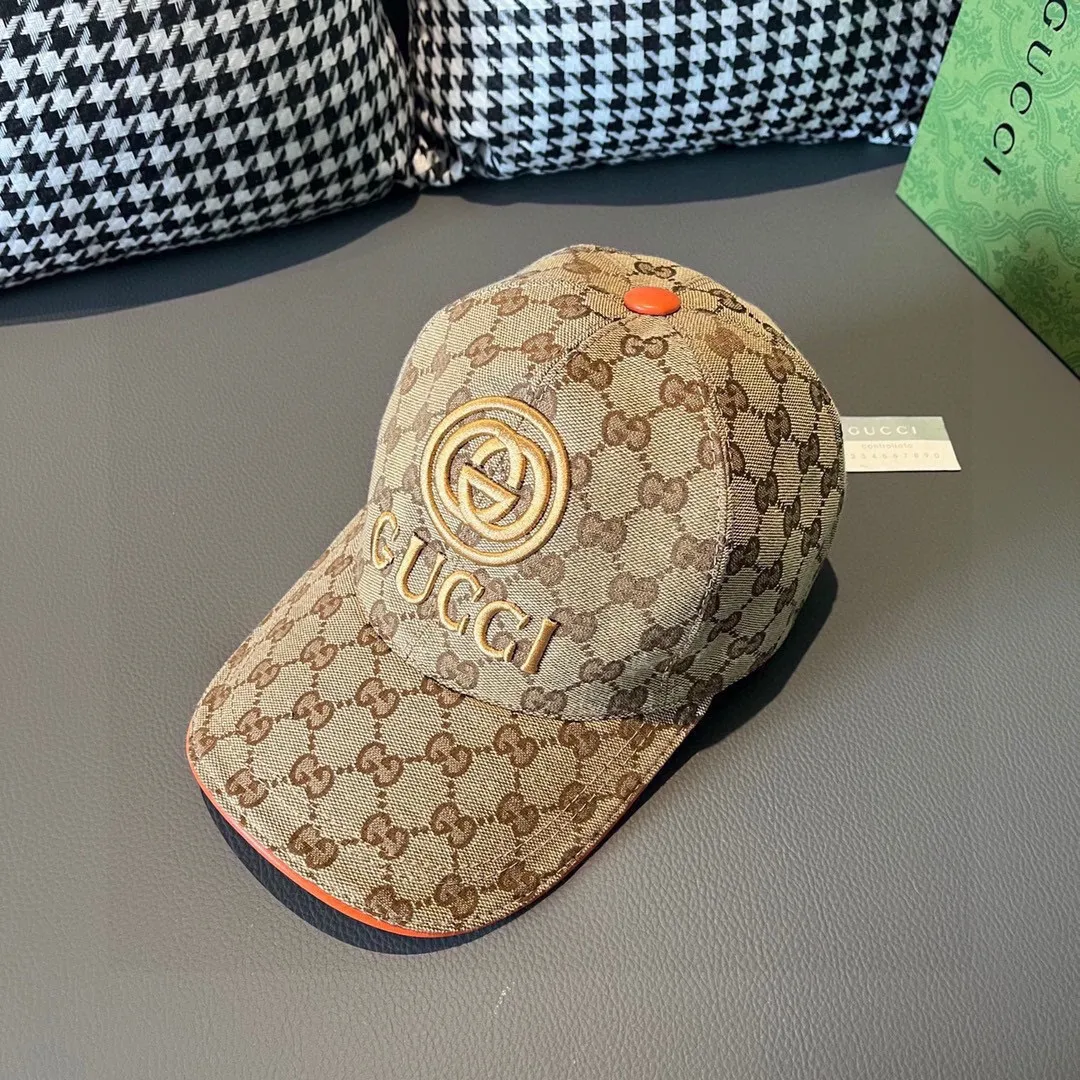 🉐️90, Gucci (Gucci) new original baseball cap, GUCCI embroidery, 1:1 mold customization, heavy gold thread embroidery, details comparable to counters, original canvas + first-layer cowhide, excellent quality! The first choice for handsome men and beautiful women, fashionable and versatile. The basic head circumference is 56cm, and the patch is adjustable.