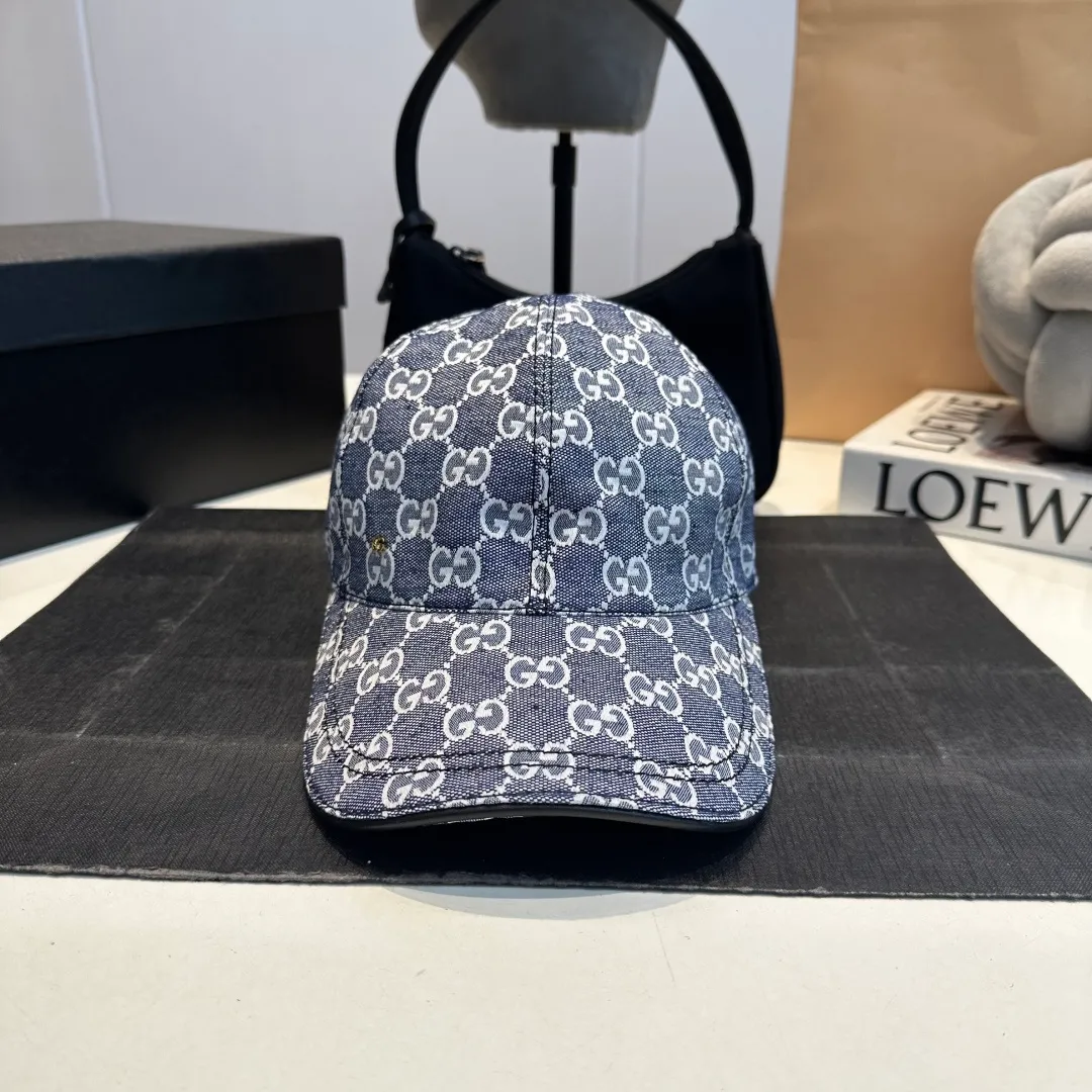 P90 Gucci (Gucci) new original baseball cap, metal small double G, the latest model at the counter, 1:1 mold opening and customization, genuine mold opening hardware, original canvas fabric + first layer of cowhide, original quality! The quality is great, the basic head circumference is 56cm, and the patch is adjustable.