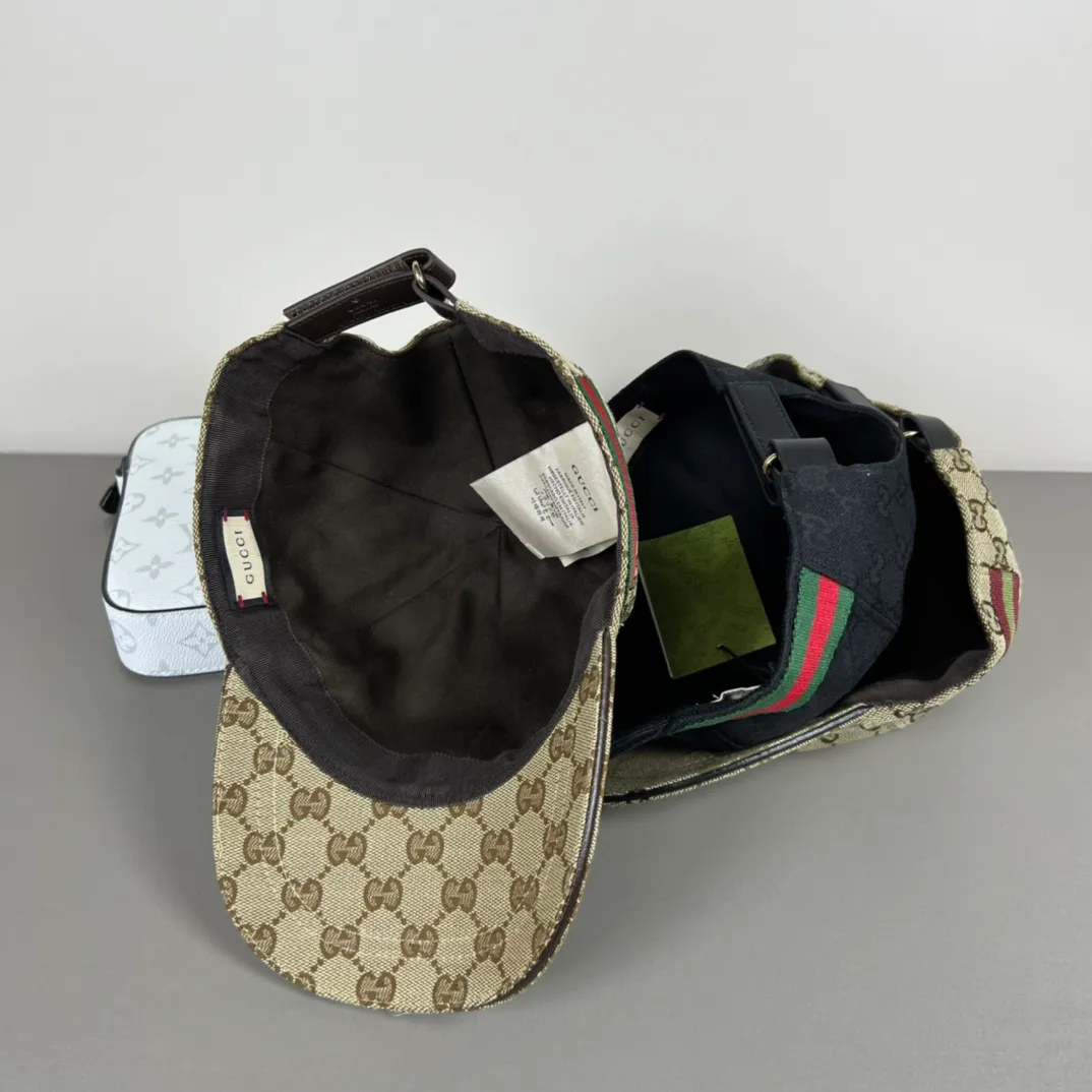 80💰Gucci (Gucci) new original baseball cap, metal small double G, the latest model at the counter, 1:1 mold customization, genuine mold hardware, original canvas fabric + first layer of cowhide, original quality! The quality is great, the basic head circumference is 56cm, and the patch is adjustable.