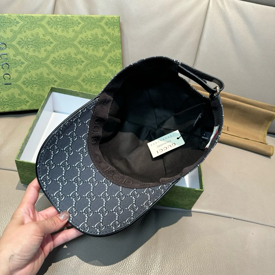 p90, Gucci (Gucci) new original baseball cap, silk screen logo, 1:1 mold opening and customization at the counter, original canvas fabric + first layer of cowhide, pure cotton lining, light and breathable! The quality is great, the basic head circumference is 56cm, and the patch is adjustable.