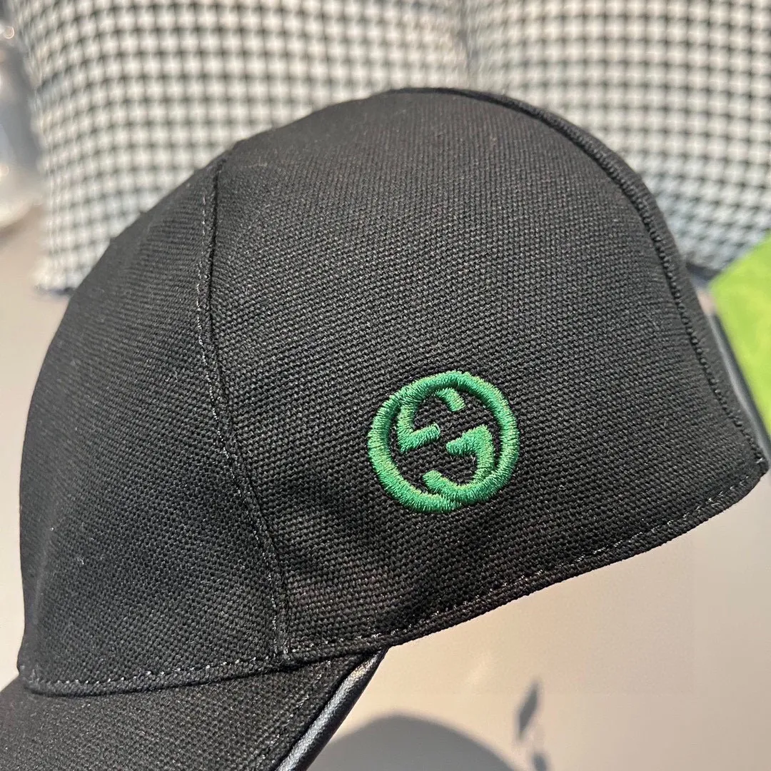 Batch 90 hot new models are back in stock! ,, Gucci's latest original baseball cap, with small double G embroidery, 1:1 mold opening and customization at the counter, price at the counter is 3140+, best-selling model for purchase🥰🥰original canvas fabric + original custom-made elastic webbing, pure cotton lining, light, breathable, fashionable and versatile, great quality, shipped in black and white!