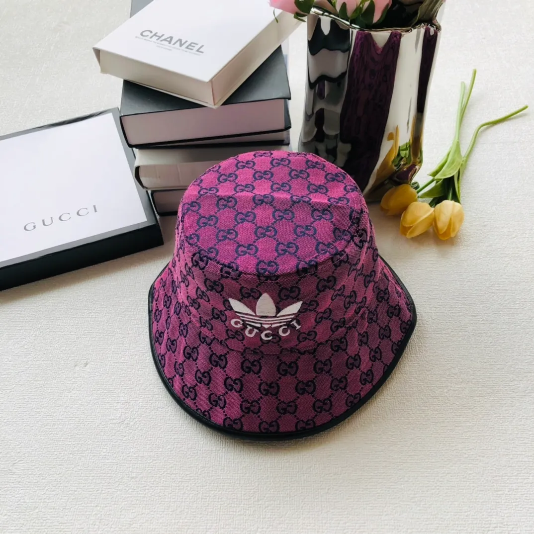 Special batch of 60 Gucci baseball caps GUCCI🧢original quality is in hot sale 🔥🎩 The workmanship is very exquisite, high-end and classy! Low-key luxury, easy to carry! Running volume!