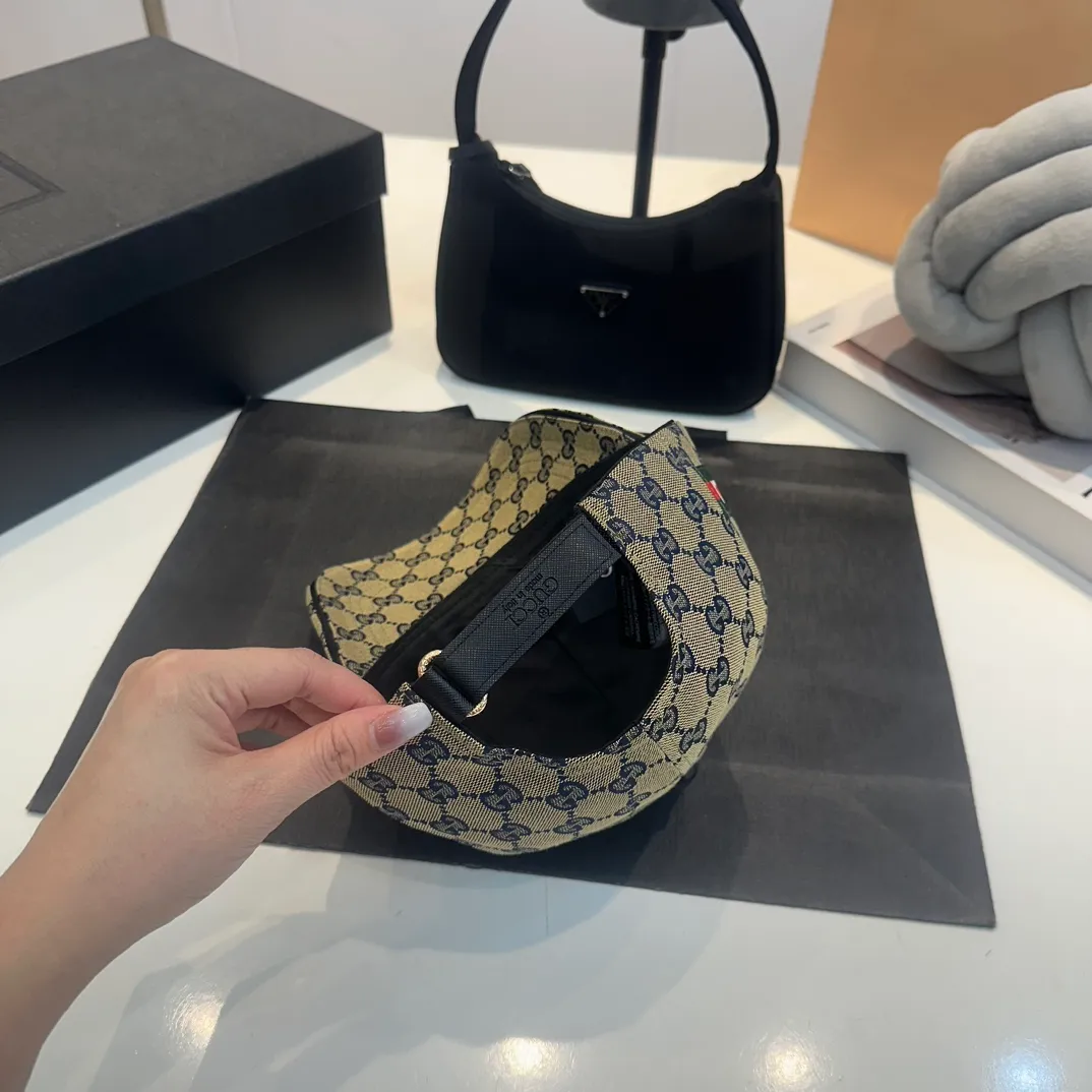 P54 GUCCI Gucci baseball cap👒 The workmanship is very exquisite, high-end and classy! Low-key luxury, easy to carry!