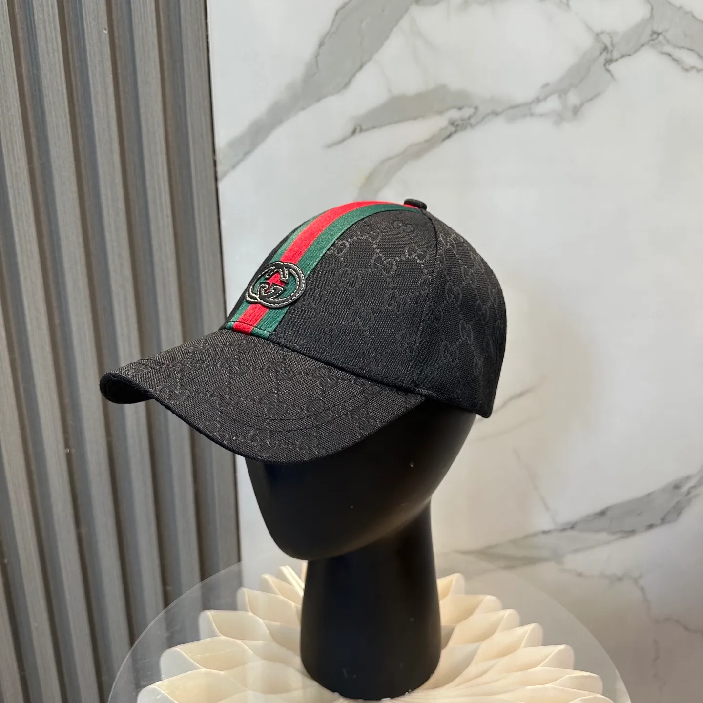 P60 Gucci new original baseball cap 🧢, exquisite and pure, stylish and stylish, cool and fashionable, out of stock at the counter, popular, great quality