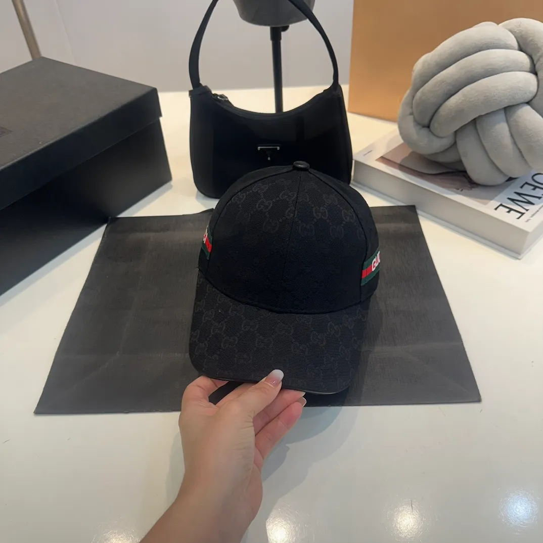 P52 GUCCI Gucci baseball cap👒 The workmanship is very exquisite, high-end and classy! Low-key luxury, easy to carry!