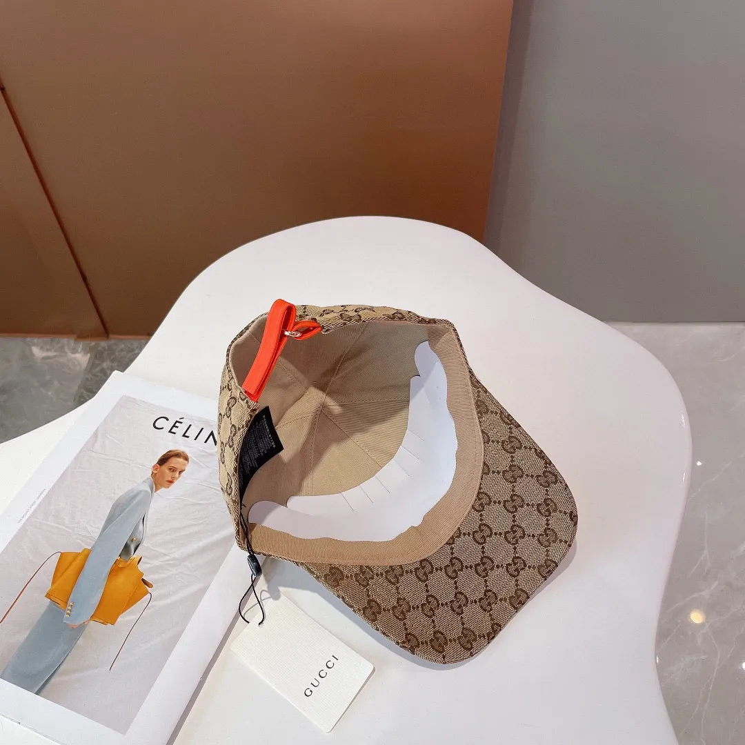 P60 new model shipped! Gucci (Gucci) new baseball cap, the latest model from the counter, embroidery, 1:1 mold customization, original breathable canvas fabric + first layer of cowhide, perfect details, original quality, exclusive physical shooting, suitable for men and women. ,