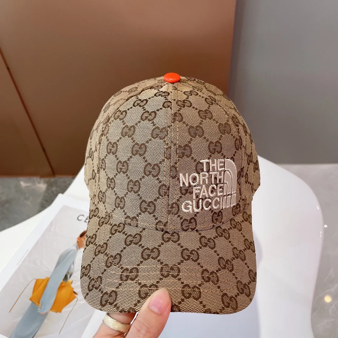P60 new model shipped! Gucci (Gucci) new baseball cap, the latest model from the counter, embroidery, 1:1 mold customization, original breathable canvas fabric + first layer of cowhide, perfect details, original quality, exclusive physical shooting, suitable for men and women. ,