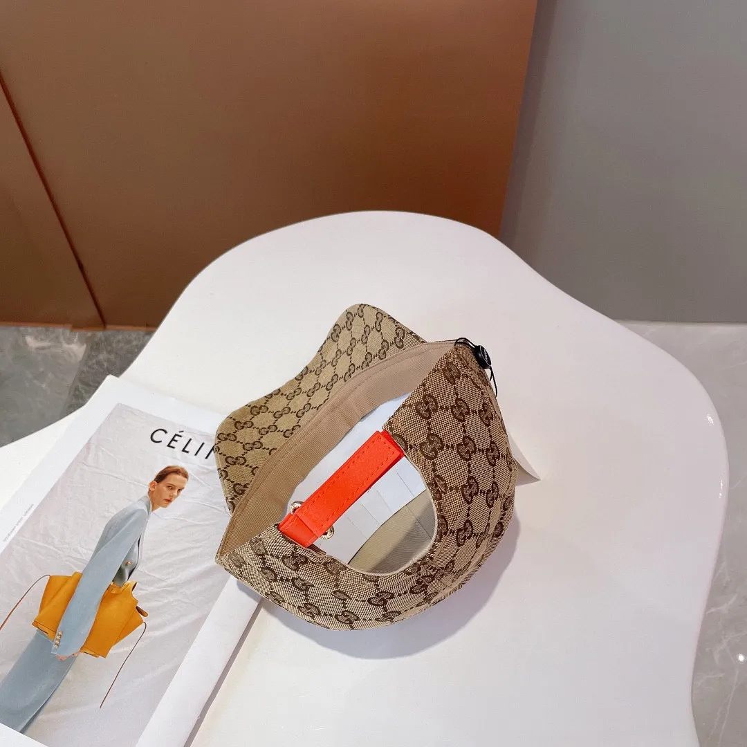 P60 new model shipped! Gucci (Gucci) new baseball cap, the latest model from the counter, embroidery, 1:1 mold customization, original breathable canvas fabric + first layer of cowhide, perfect details, original quality, exclusive physical shooting, suitable for men and women. ,