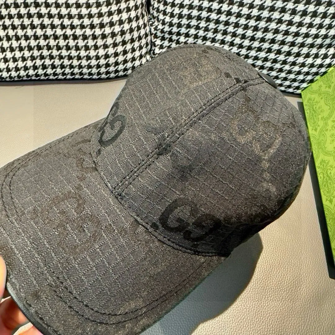 p90 New model shipped from official website. Gucci's latest original baseball cap, large double G, 1:1 mold customization at the counter, perfect alignment, original canvas fabric + first-layer cowhide, light and breathable! The basic head circumference is 56cm, and the patch is adjustable.