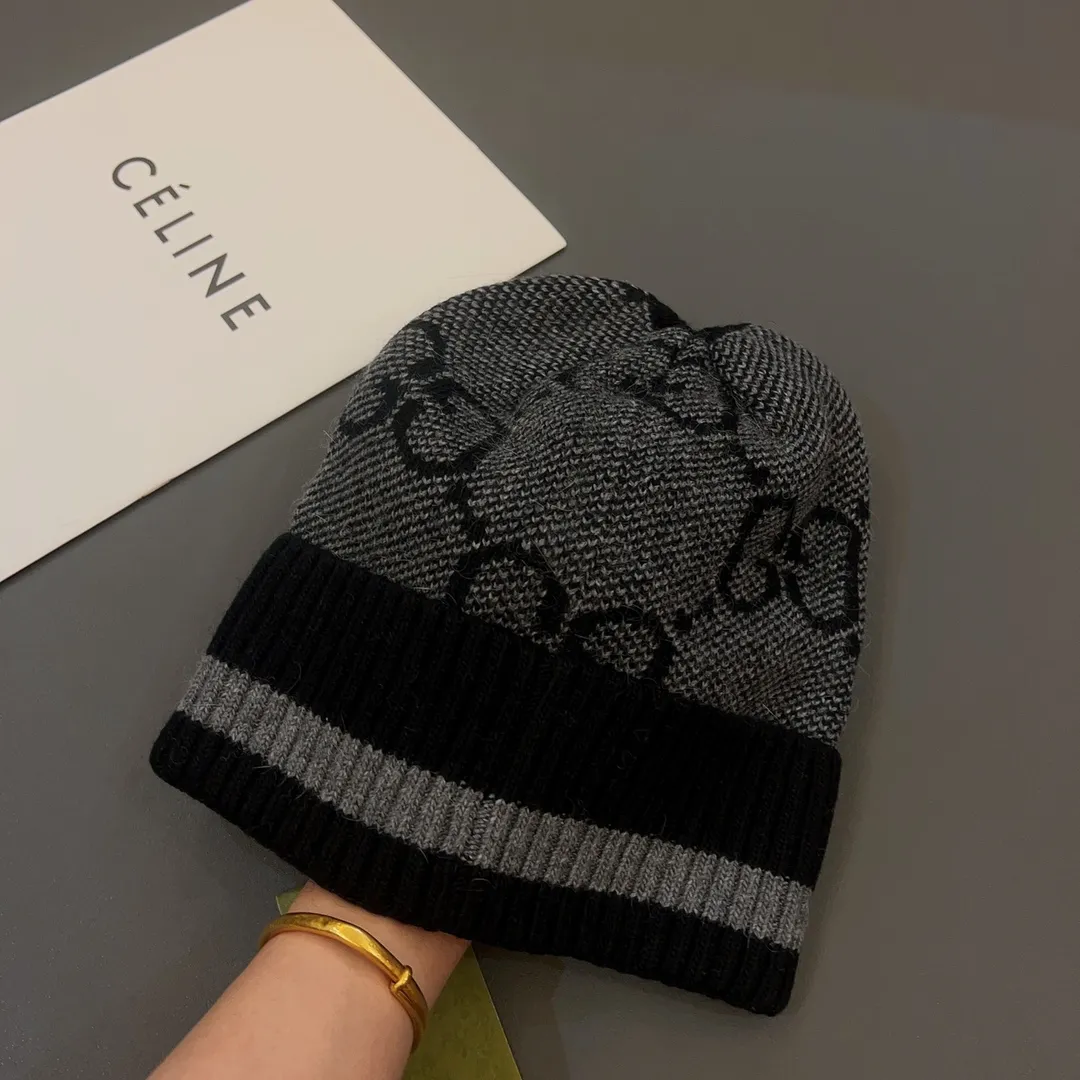 Special batch of 90 Gucci-new towel knitted woolen hat. The hot-selling knitted hat at the counter, super beautiful gg letters. Highly elastic knitted fabric, babies of any head shape can wear it with their eyes closed.