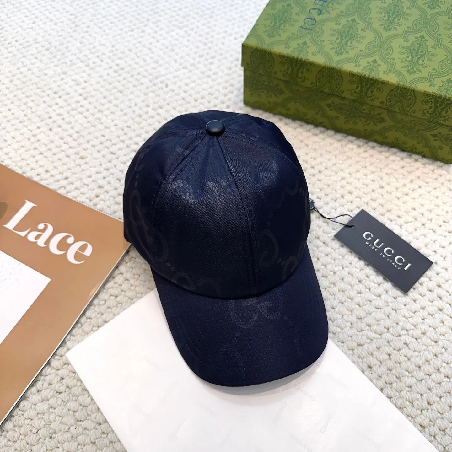P66 original quality GUCCI Gucci baseball cap🧢Official website new product Gucci baseball cap🧢hot coming. The craftsmanship is very exquisite, high-end and classy! Low-key luxury, easy to carry! Running volume!
