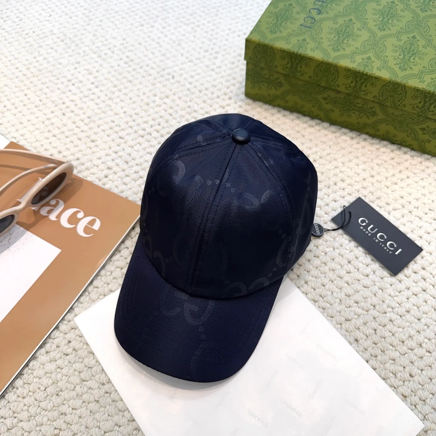 P66 original quality GUCCI Gucci baseball cap🧢Official website new product Gucci baseball cap🧢hot coming. The craftsmanship is very exquisite, high-end and classy! Low-key luxury, easy to carry! Running volume!