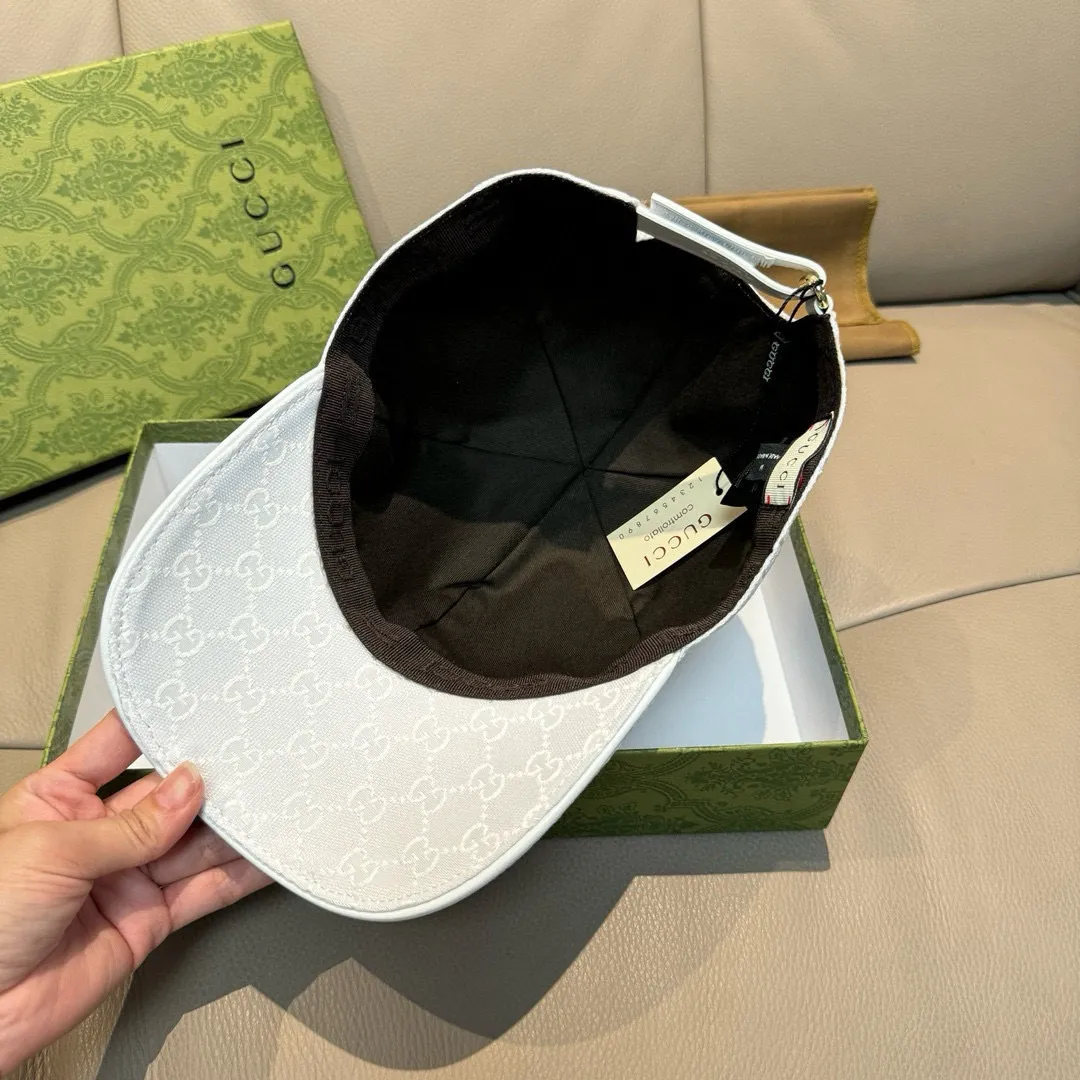 p900000 classic model! Apricot color, black, available in S and L sizes, Gucci (Gucci) classic original baseball cap 😍😍Customized with 1:1 mold opening at the counter, the highest version, original canvas fabric + first-layer cowhide, light and breathable! Photographed in real life, suitable for men and women in all seasons, basic head circumference 56cm, adjustable patches.