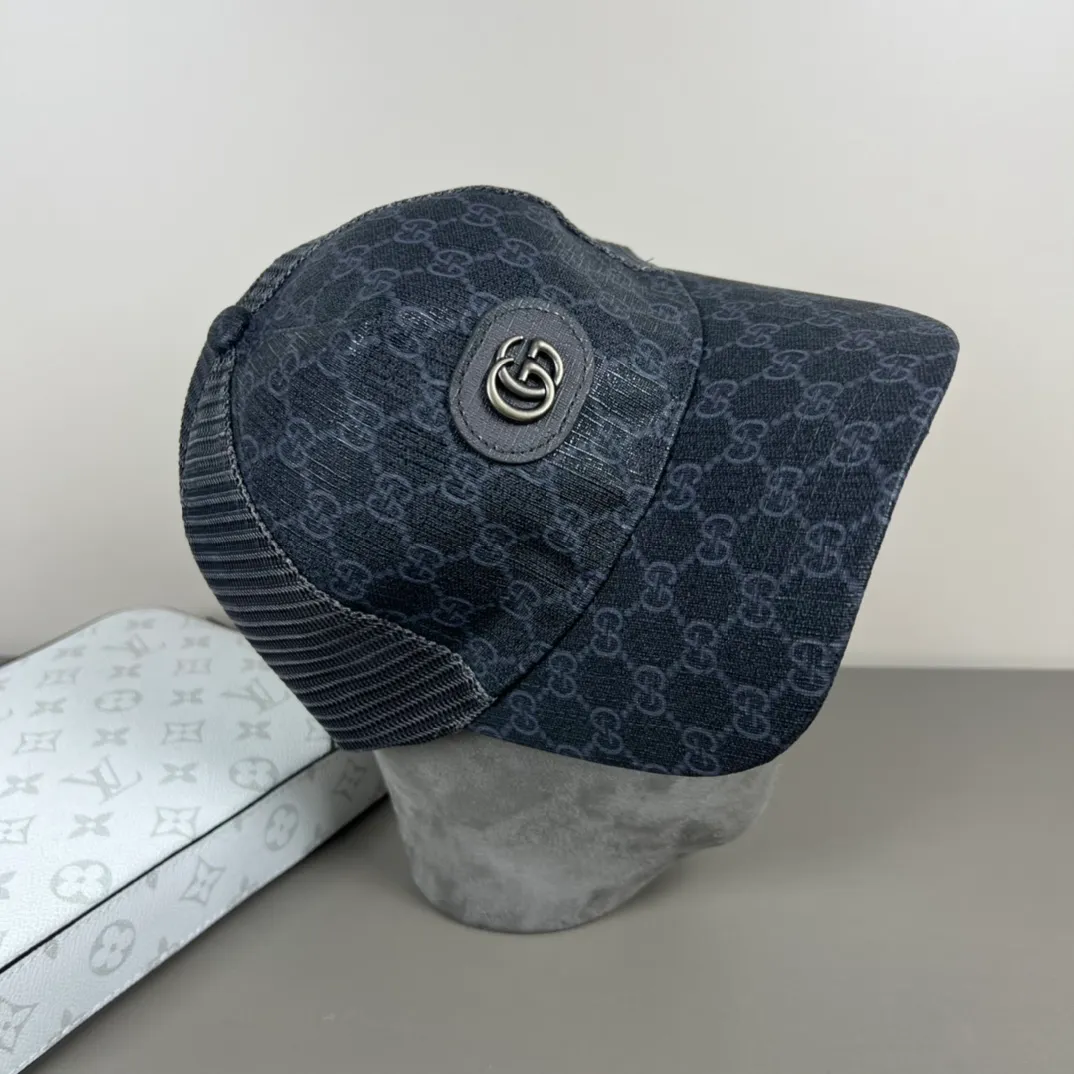 P56💰Gucci Baseball Cap♥️GUCCI🧢Official website new product, baseball cap, original quality, hot arrival 🔥🎩 The craftsmanship is very exquisite, high-end and classy! Low-key luxury, easy to carry! Running volume!