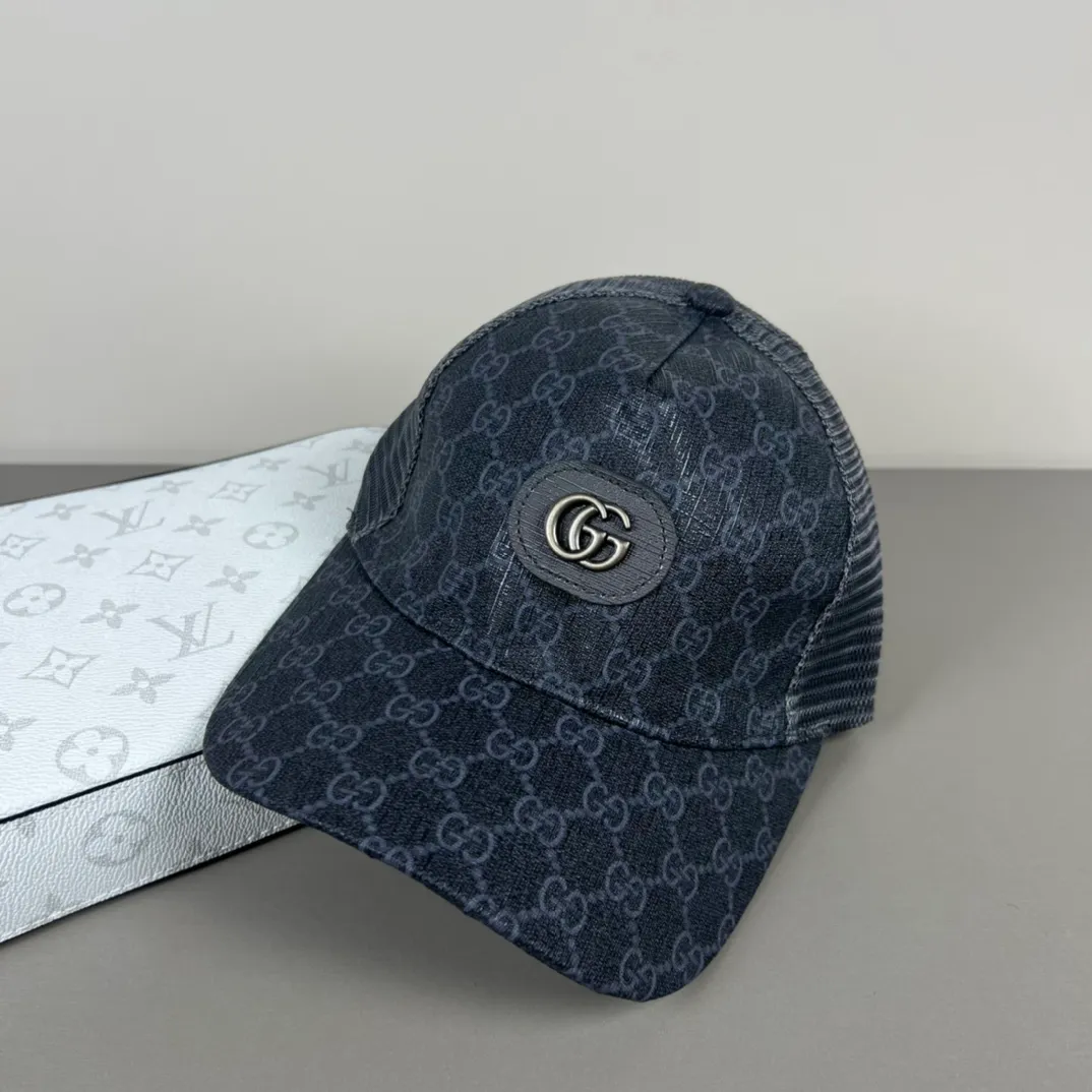 P56💰Gucci Baseball Cap♥️GUCCI🧢Official website new product, baseball cap, original quality, hot arrival 🔥🎩 The craftsmanship is very exquisite, high-end and classy! Low-key luxury, easy to carry! Running volume!