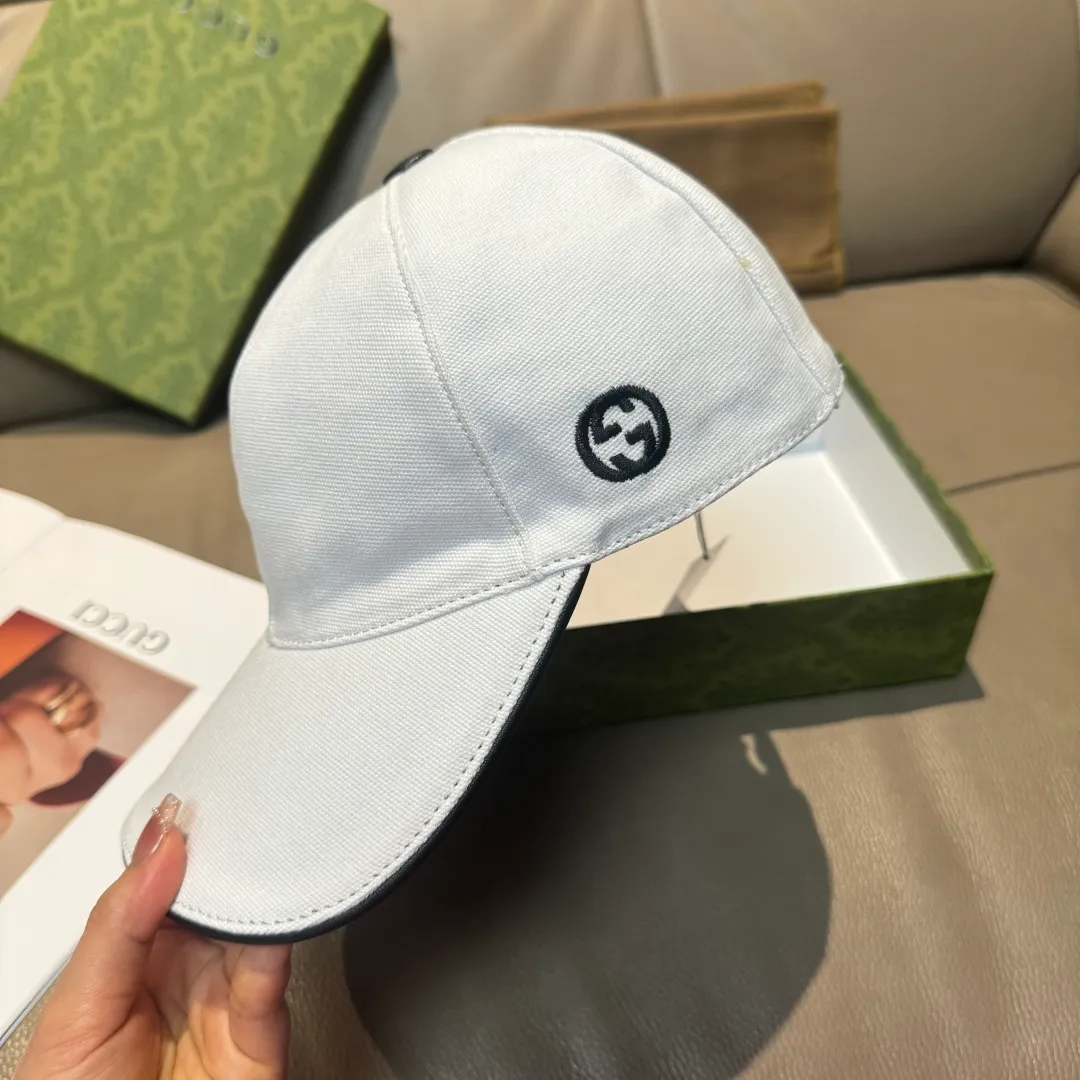 p90 hot new models are back in stock!   , Gucci (Gucci) latest original baseball cap, double G small embroidery, 1:1 mold opening and customization at the counter, price at the counter 3200+, purchasing hot-selling model🥰🥰original canvas fabric + original customized elastic webbing, pure cotton lining, light, breathable, fashionable and versatile, great quality, shipped in black and white!