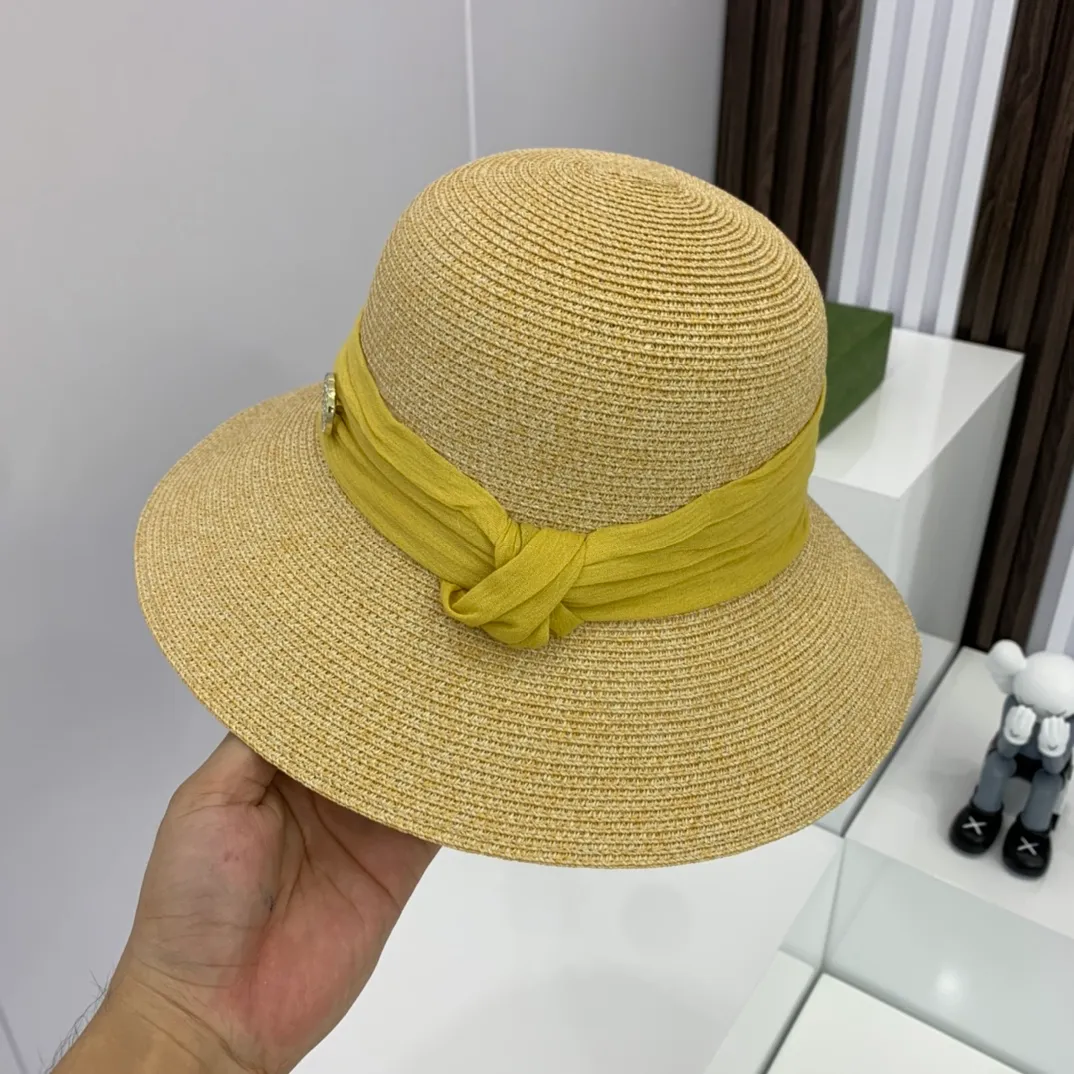P110 GUCCI summer UV sun protection hat, made of Japanese soft foldable ultra-fine paper straw, simple sunshade and face-slimming fisherman straw hat, foldable, easy to carry when traveling. Material 100% Japanese paper straw, head circumference 57