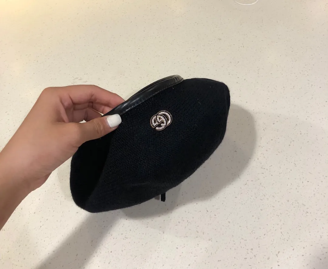 💰70 GUCCI Gucci celebrity Song Qian’s same style beret, hollow, breathable and versatile, double GG, artistic temperament, painter’s hat