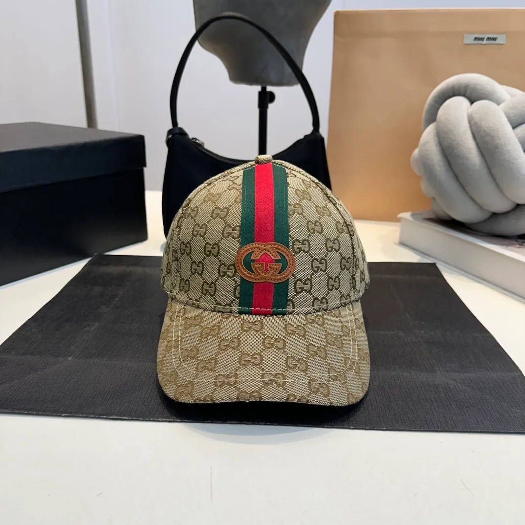 P50 Gucci (Gucci) classic original baseball cap, the highest version, light and breathable! Photographed in real life, suitable for men and women in all seasons, basic head circumference 58cm, adjustable patches. hat