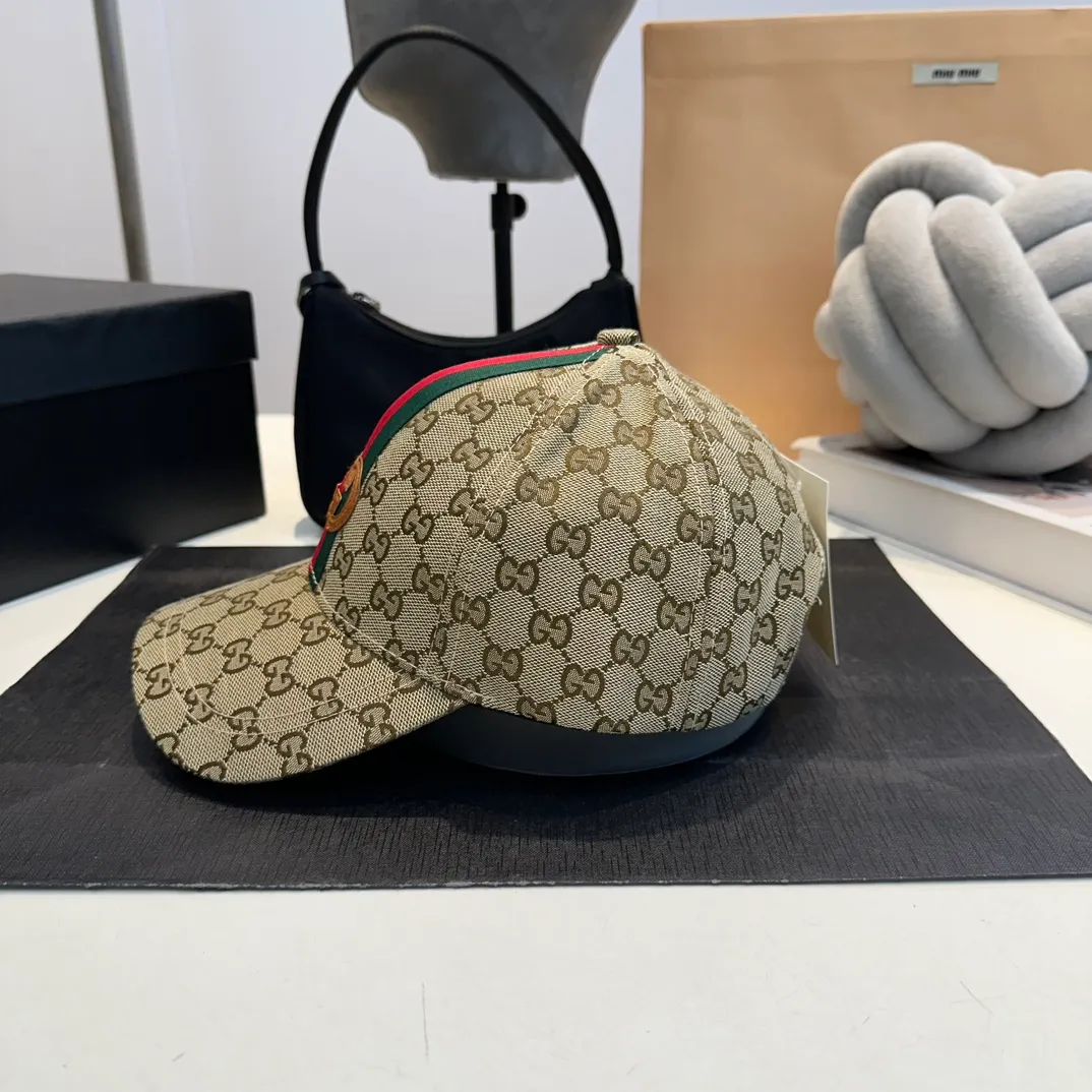 P50 Gucci (Gucci) classic original baseball cap, the highest version, light and breathable! Photographed in real life, suitable for men and women in all seasons, basic head circumference 58cm, adjustable patches. hat