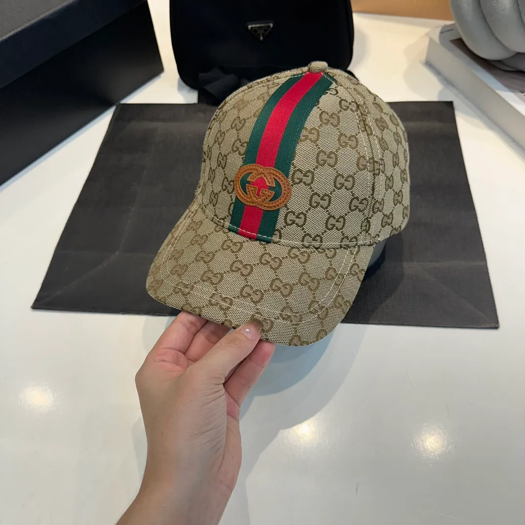 P50 Gucci (Gucci) classic original baseball cap, the highest version, light and breathable! Photographed in real life, suitable for men and women in all seasons, basic head circumference 58cm, adjustable patches. hat