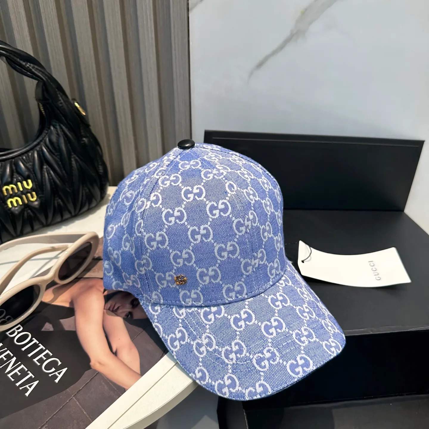 P54 Gucci (Gucci) classic original baseball cap😍Customized with 1:1 mold opening at the counter, the highest version, the original canvas is light and breathable! Photographed in real life, suitable for men and women in all seasons, basic head circumference 56cm, adjustable patches.
