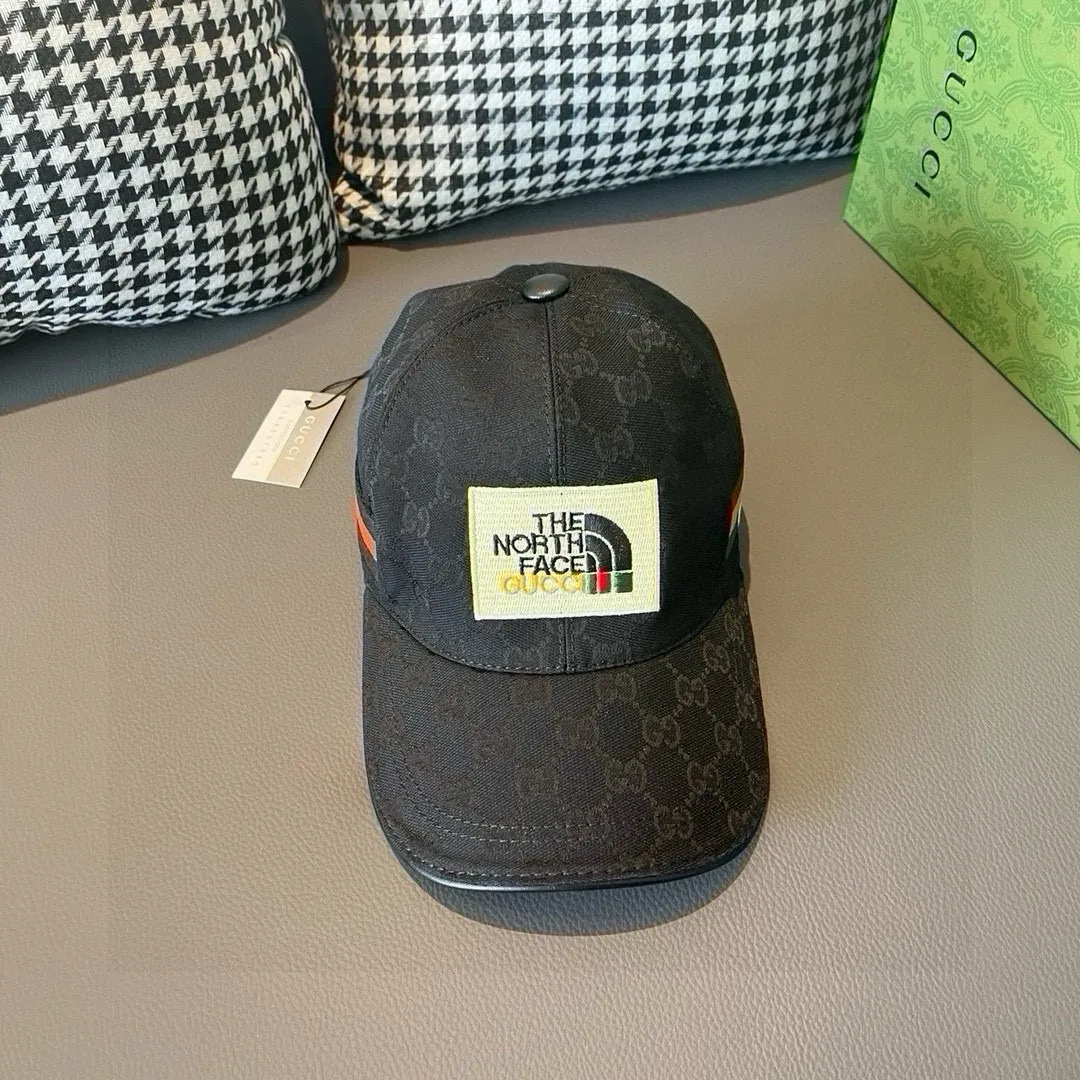 P90, Gucci's new original baseball cap, North Face embroidery! Counter 1:1, imported canvas + first-layer cowhide, popular for purchasing, versatile style for men and women, great quality! The basic head circumference is 56cm, and the patch is adjustable.