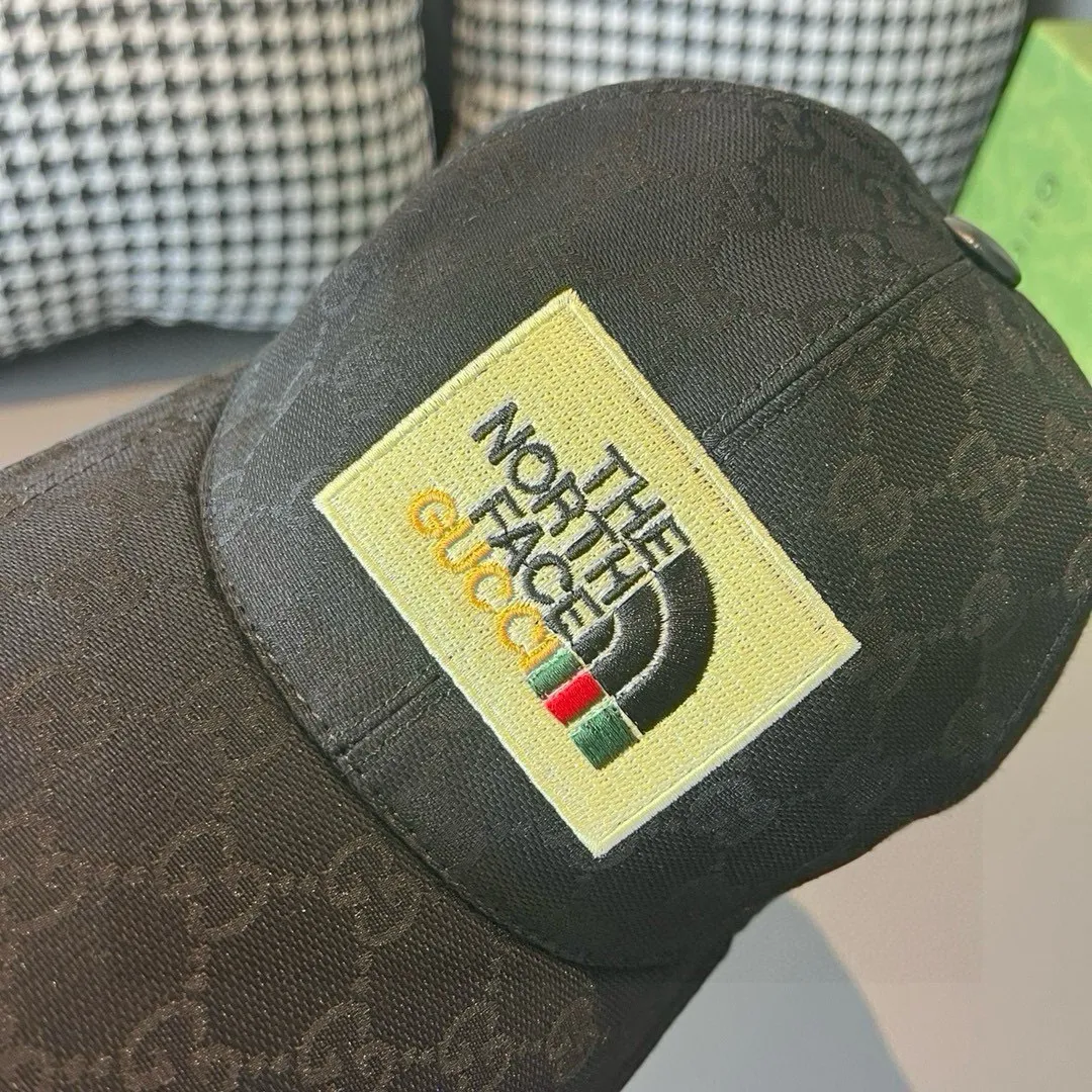 P90, Gucci's new original baseball cap, North Face embroidery! Counter 1:1, imported canvas + first-layer cowhide, popular for purchasing, versatile style for men and women, great quality! The basic head circumference is 56cm, and the patch is adjustable.