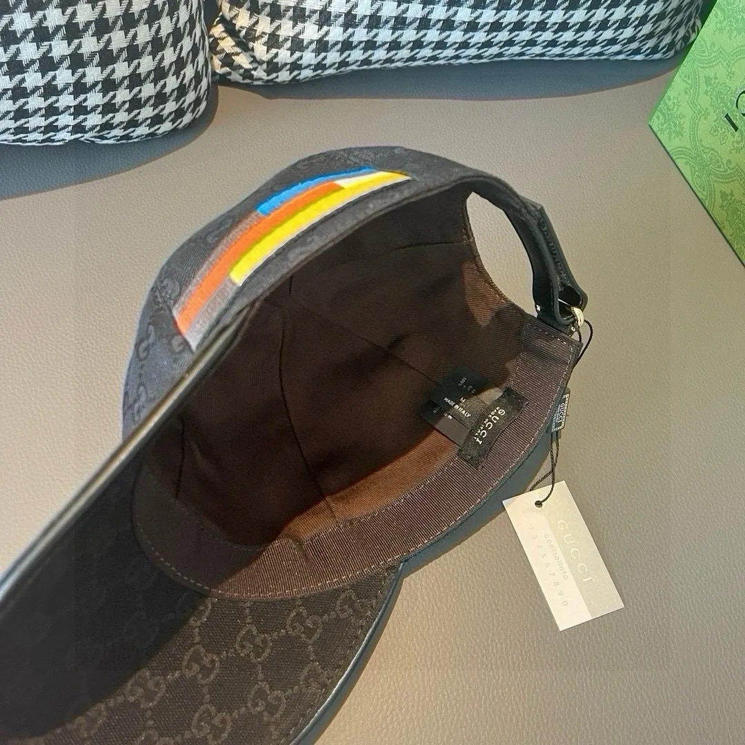 P90, Gucci's new original baseball cap, North Face embroidery! Counter 1:1, imported canvas + first-layer cowhide, popular for purchasing, versatile style for men and women, great quality! The basic head circumference is 56cm, and the patch is adjustable.