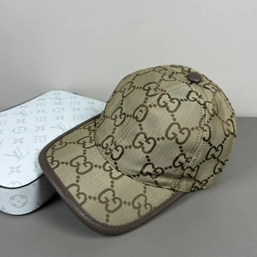 P66💰Gucci Baseball Cap♥️GUCCI🧢Official website new product, baseball cap, original quality, hot arrival 🔥🎩 The craftsmanship is very exquisite, high-end and classy! Low-key luxury, easy to carry! Running volume!