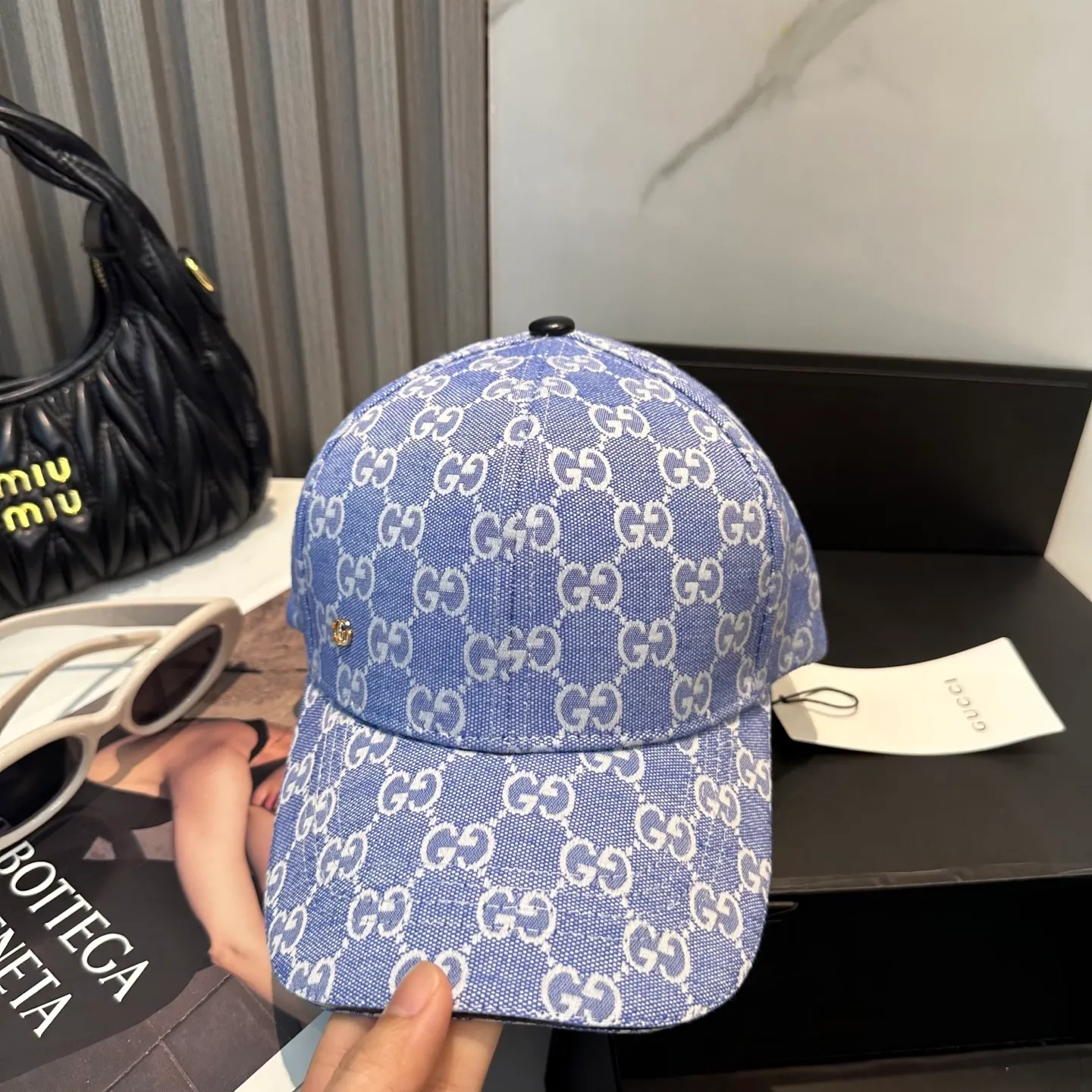 P60 Gucci (Gucci) classic original baseball cap😍Customized with 1:1 mold opening at the counter, the highest version, the original canvas is light and breathable! Photographed in real life, suitable for men and women in all seasons, basic head circumference 56cm, adjustable patches.