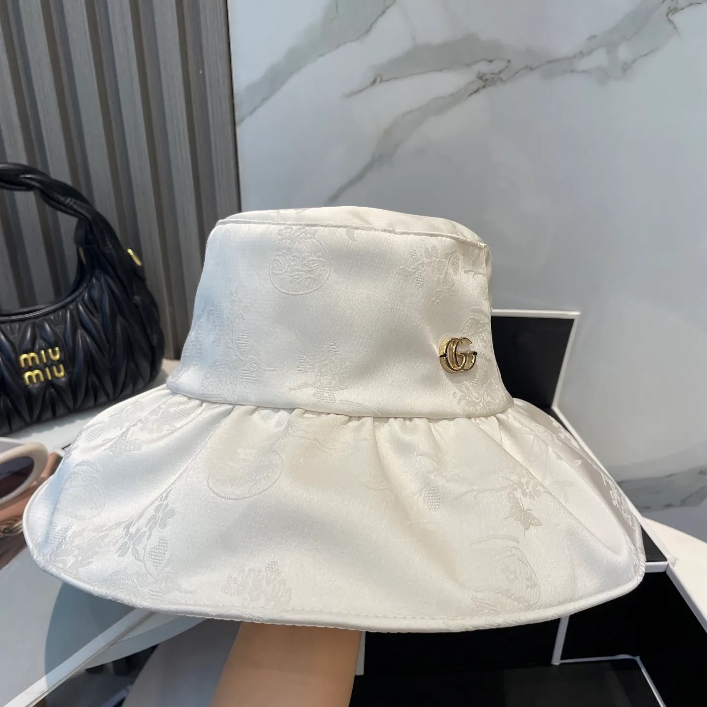 P80 Gucci Gucci large brim sun protection fisherman hat, summer UV protection seaside vacation beach sun hat, sun protection sun hat, simple internet celebrity style, head circumference 57cm