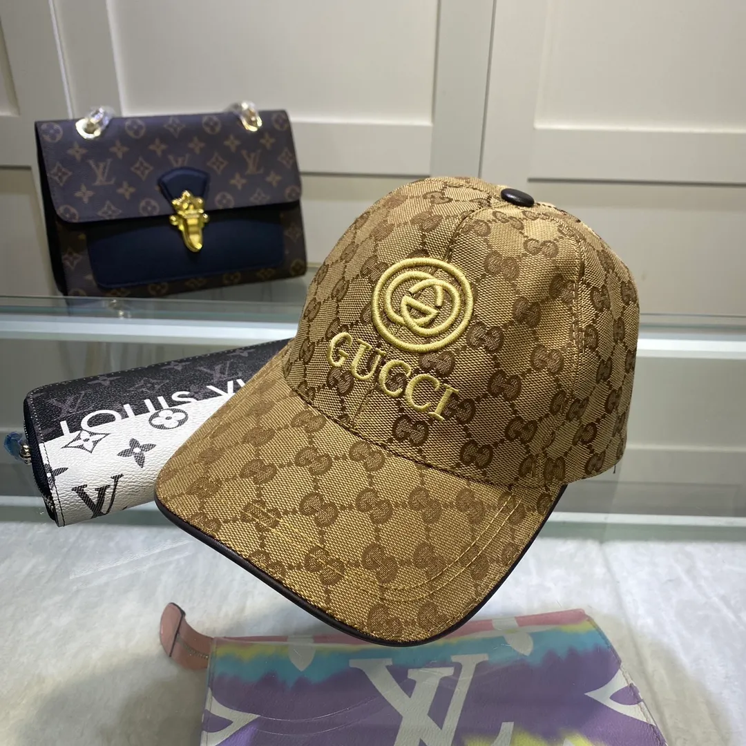 P90 with dust bag. Original Gucci classic quote baseball cap, 1:1 mold customization, original canvas fabric + first-layer cowhide, popular purchase agent, versatile style for men and women, great quality! Basic head circumference 56, adjustable patch