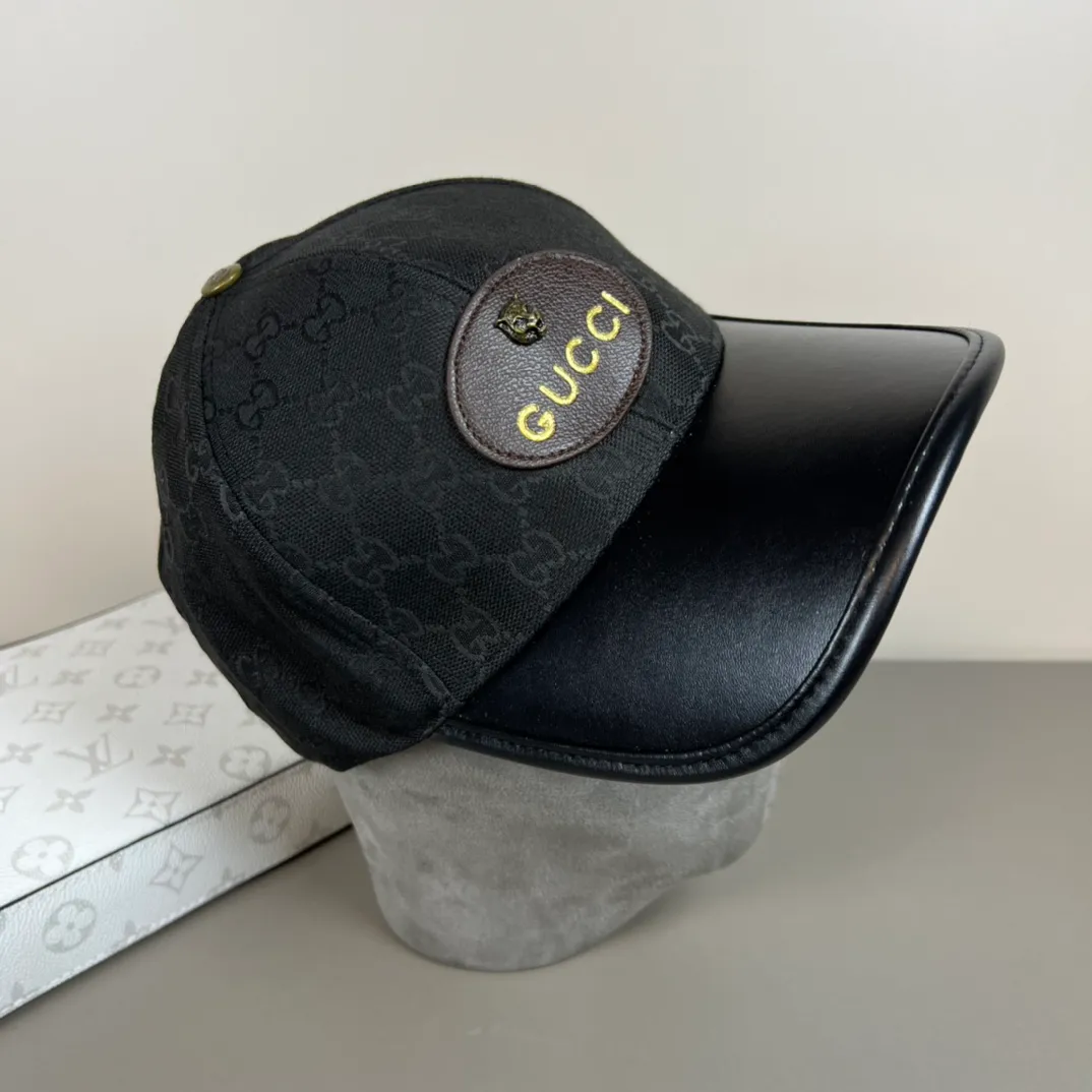 P56💰Gucci Baseball Cap♥️GUCCI🧢Official website new product, baseball cap, original quality, hot arrival 🔥🎩 The craftsmanship is very exquisite, high-end and classy! Low-key luxury, easy to carry! Running volume!