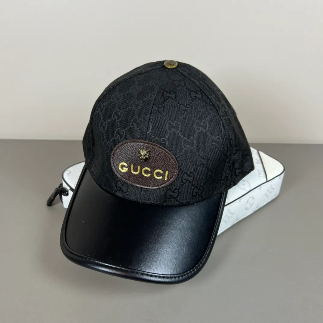 P56💰Gucci Baseball Cap♥️GUCCI🧢Official website new product, baseball cap, original quality, hot arrival 🔥🎩 The craftsmanship is very exquisite, high-end and classy! Low-key luxury, easy to carry! Running volume!