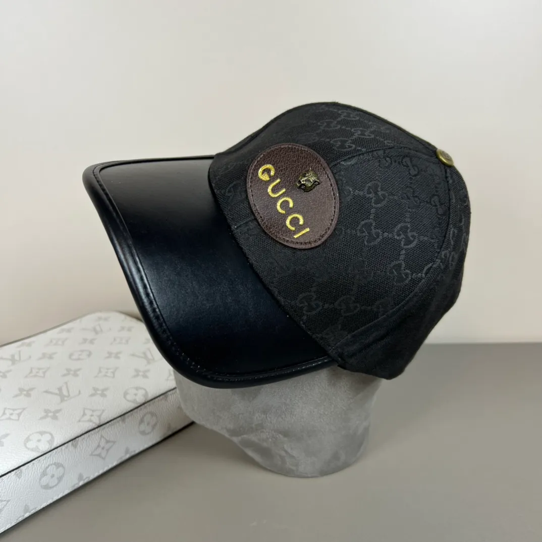 P56💰Gucci Baseball Cap♥️GUCCI🧢Official website new product, baseball cap, original quality, hot arrival 🔥🎩 The craftsmanship is very exquisite, high-end and classy! Low-key luxury, easy to carry! Running volume!