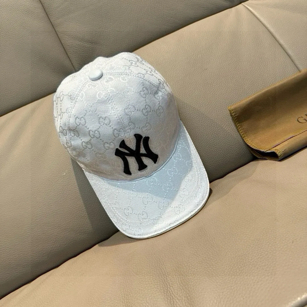 P90 hot-selling full-color NY&Gucci (Gucci) cooperation baseball cap, the latest model at the counter, NY embroidery, 1:1 mold customization, original breathable sail fabric + first-layer cowhide, perfect details, original quality, exclusive physical shooting, suitable for men and women.  , four colors are in stock at the counter!
