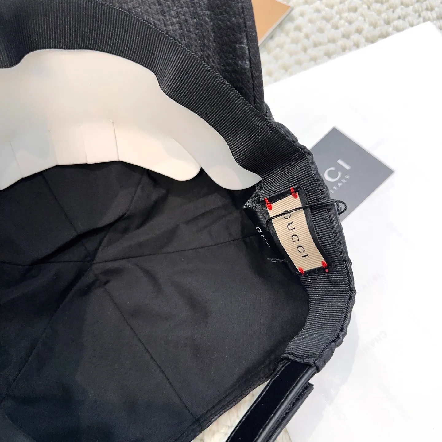 P60 original quality GUCCI Gucci baseball cap🧢Official website new product Gucci baseball cap🧢hot coming soon. The craftsmanship is very exquisite, high-end and classy! Low-key luxury, easy to carry! Running volume!