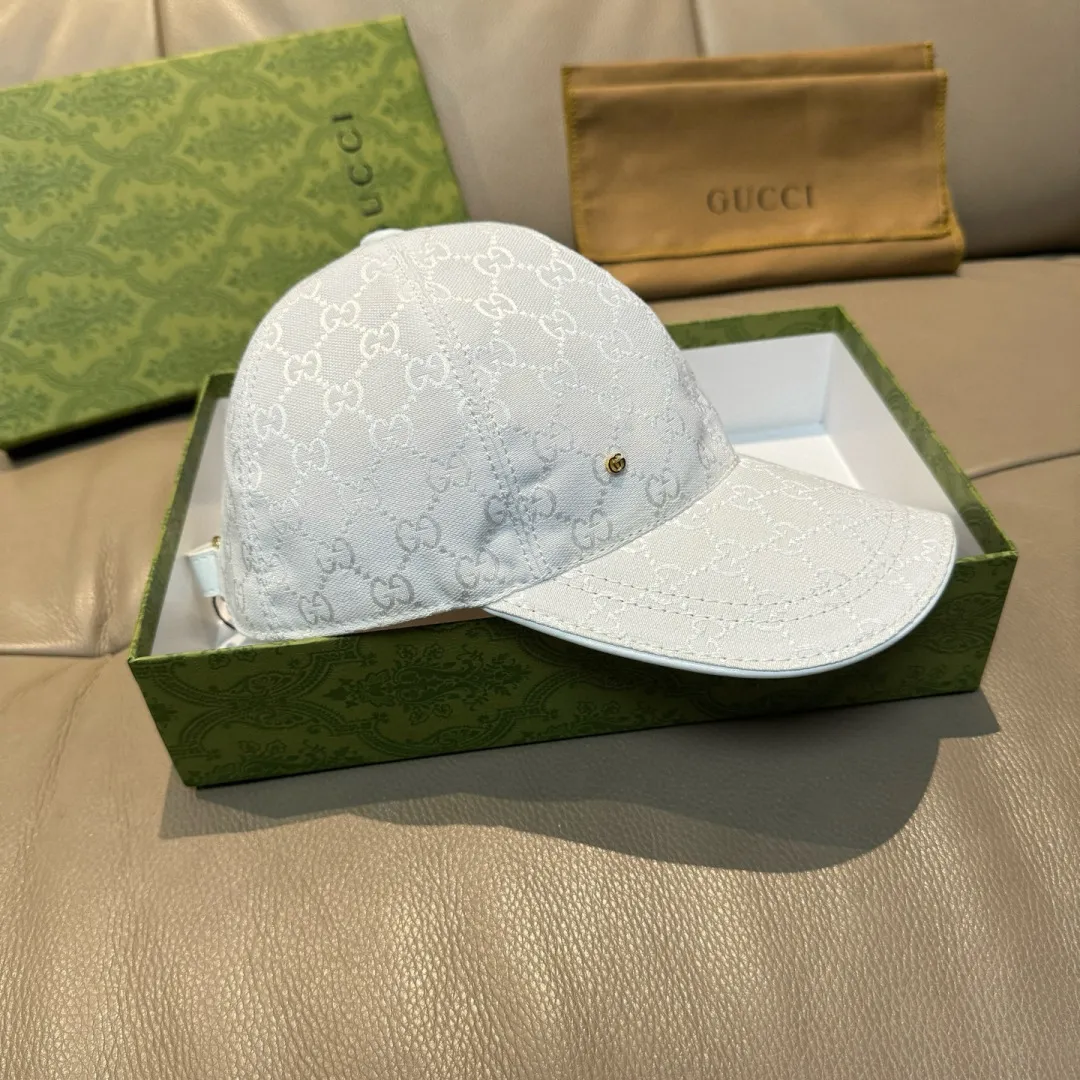 P90., Gucci (Gucci) new original baseball cap, metal small double G, the latest model at the counter, 1:1 mold customization, genuine mold hardware, original canvas fabric + first-layer cowhide, original quality! The quality is great, the basic head circumference is 56cm, and the patch is adjustable.