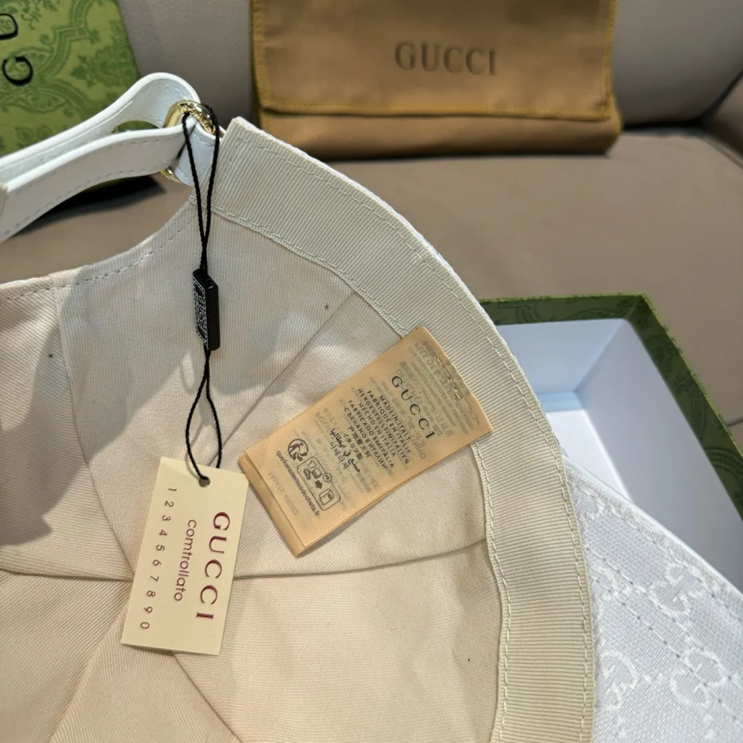 P90., Gucci (Gucci) new original baseball cap, metal small double G, the latest model at the counter, 1:1 mold customization, genuine mold hardware, original canvas fabric + first-layer cowhide, original quality! The quality is great, the basic head circumference is 56cm, and the patch is adjustable.