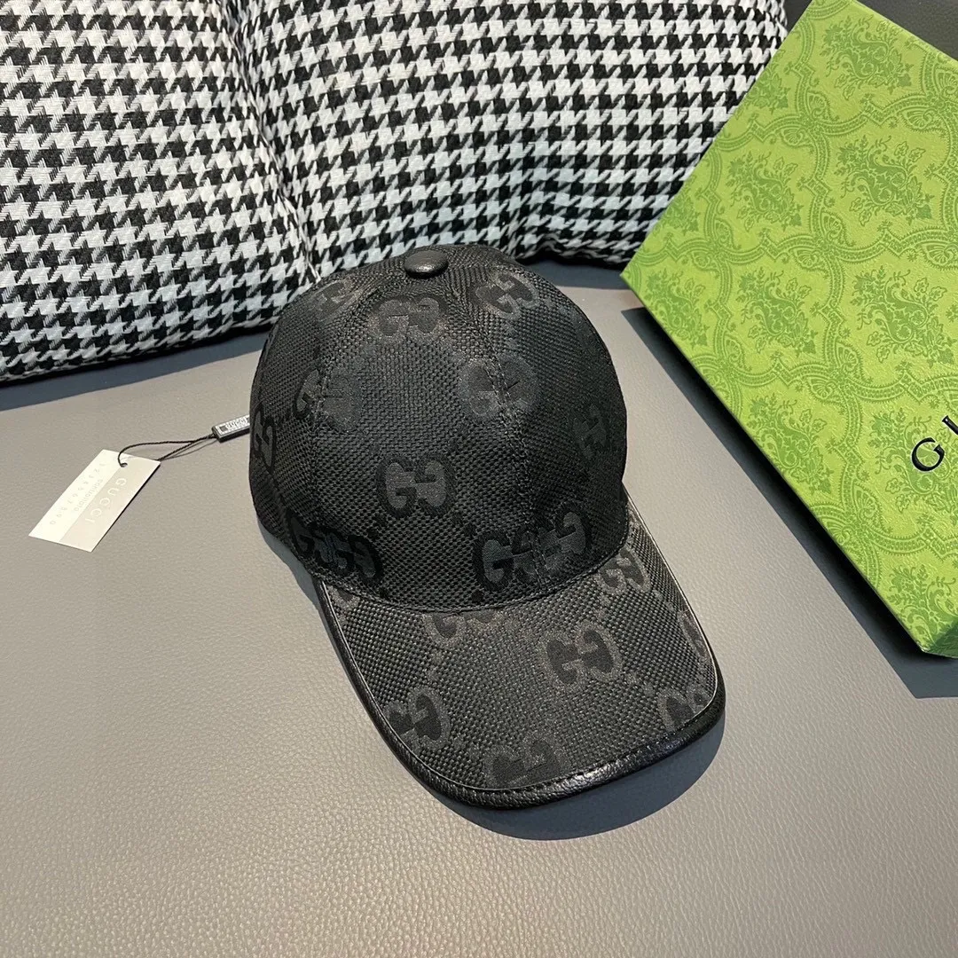 🉐️90, Gucci Gucci's new original baseball cap, large double G, 1:1 mold opening and customization at the counter, perfect pattern, original canvas fabric + first-layer cowhide, light and breathable! The basic head circumference is 56cm, and the patch is adjustable.