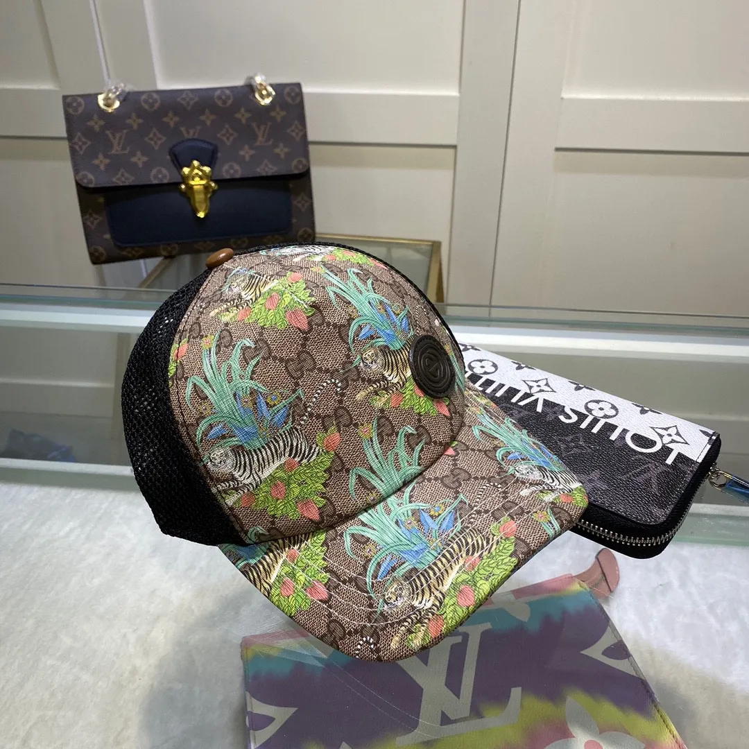 P70💰Gucci Baseball Cap GUCCI🧢Original quality is now available 🔥🎩 The craftsmanship is very exquisite, high-end and classy! Low-key luxury, easy to carry! Running volume! 【68211469】