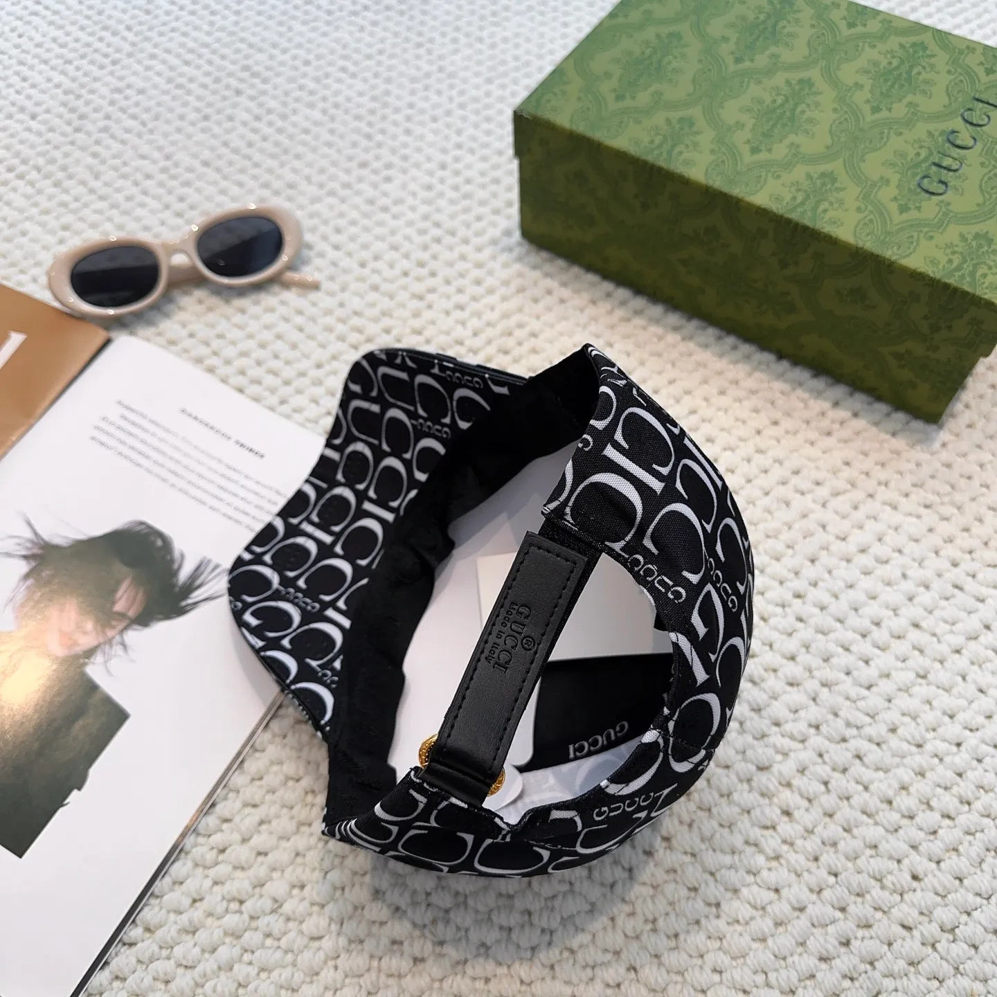 P56💰GUCCI baseball cap, new product from the official website, baseball cap, original quality, hot arrival 🔥🎩 The craftsmanship is very exquisite, high-end and classy! Low-key luxury, easy to carry! Running volume!