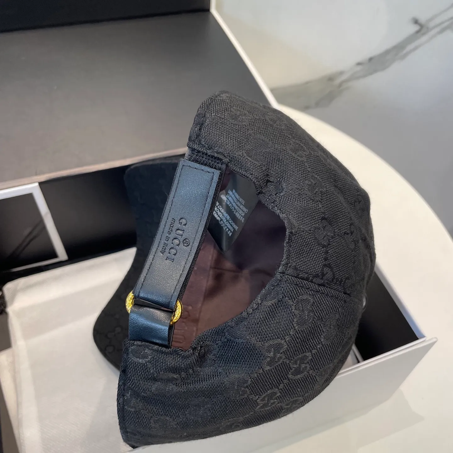 P60 Gucci (Gucci) classic original baseball cap😍Customized with 1:1 mold opening at the counter, the highest version, the original canvas is light and breathable! Photographed in real life, suitable for men and women in all seasons, basic head circumference 56cm, adjustable patches.