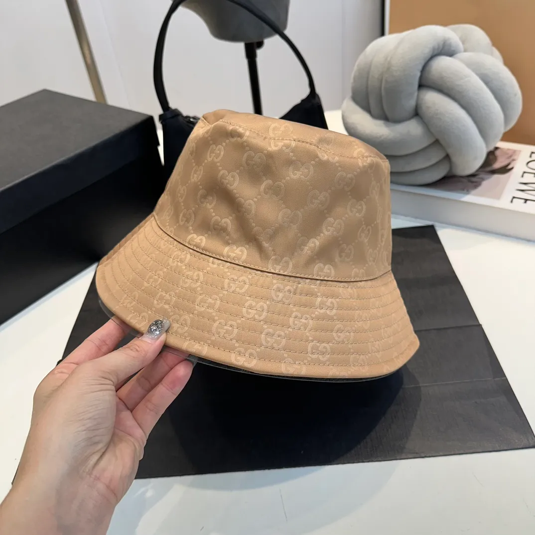 P60 original order quality GUCCI Gucci bucket hat 👒Official website new product Gucci bucket hat is coming. The craftsmanship is very exquisite, high-end and classy! Low-key luxury, easy to carry! Running volume