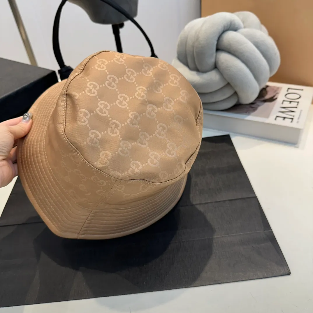 P60 original order quality GUCCI Gucci bucket hat 👒Official website new product Gucci bucket hat is coming. The craftsmanship is very exquisite, high-end and classy! Low-key luxury, easy to carry! Running volume