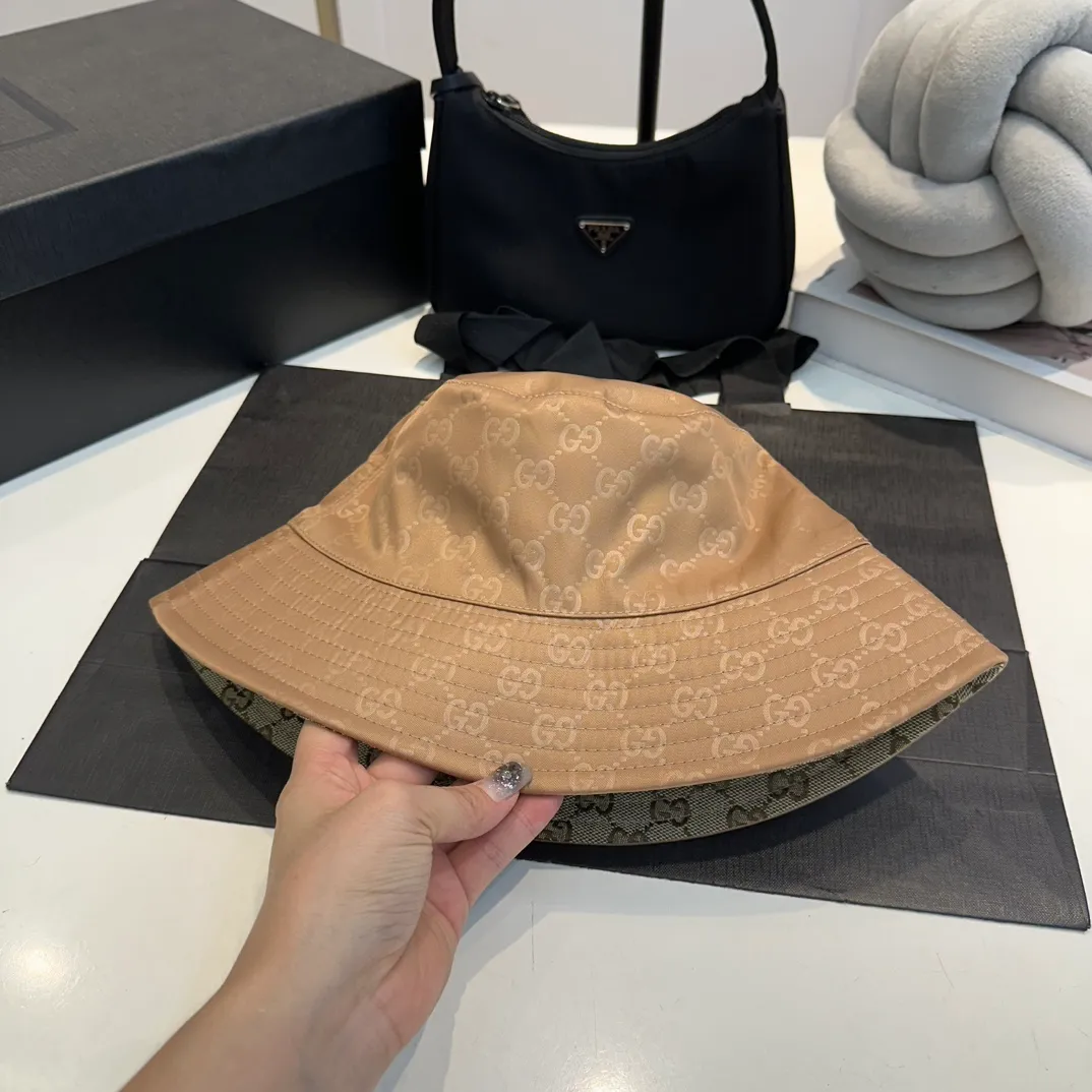P60 original order quality GUCCI Gucci bucket hat 👒Official website new product Gucci bucket hat is coming. The craftsmanship is very exquisite, high-end and classy! Low-key luxury, easy to carry! Running volume