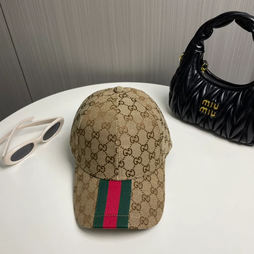 P56 [GUCCI Gucci]🌸2 official website is online simultaneously🎊 Korean version of the new British classic casual atmosphere customized model 1:1 original quality unisex baseball cap Meibang three-dimensional printed geological fabric high quality quality🔥🔥🔥