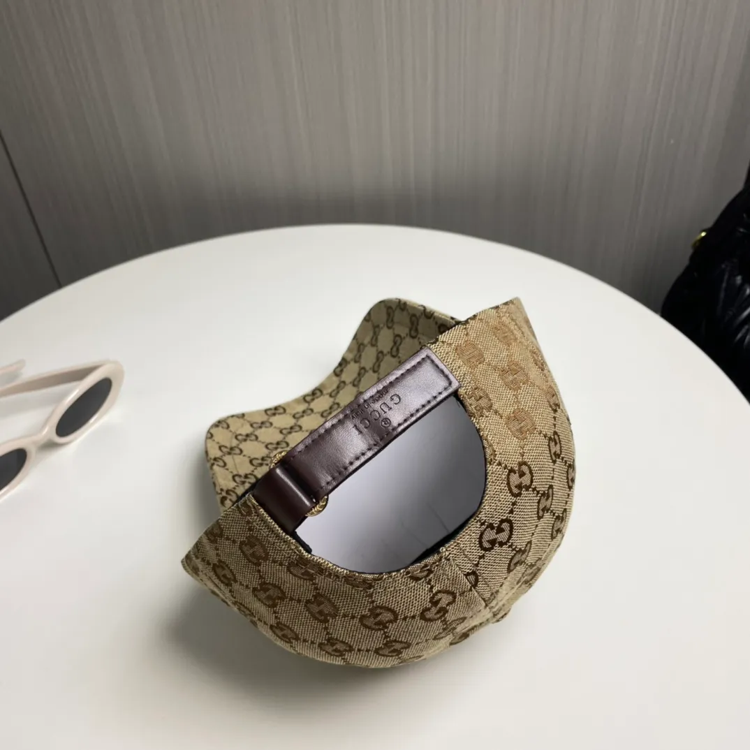 P56 [GUCCI Gucci]🌸2 official website is online simultaneously🎊 Korean version of the new British classic casual atmosphere customized model 1:1 original quality unisex baseball cap Meibang three-dimensional printed geological fabric high quality quality🔥🔥🔥
