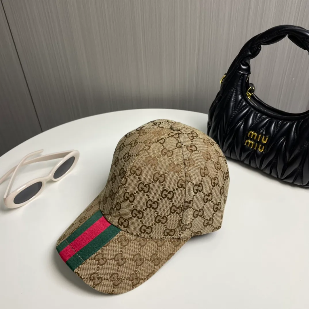 P56 [GUCCI Gucci]🌸2 official website is online simultaneously🎊 Korean version of the new British classic casual atmosphere customized model 1:1 original quality unisex baseball cap Meibang three-dimensional printed geological fabric high quality quality🔥🔥🔥